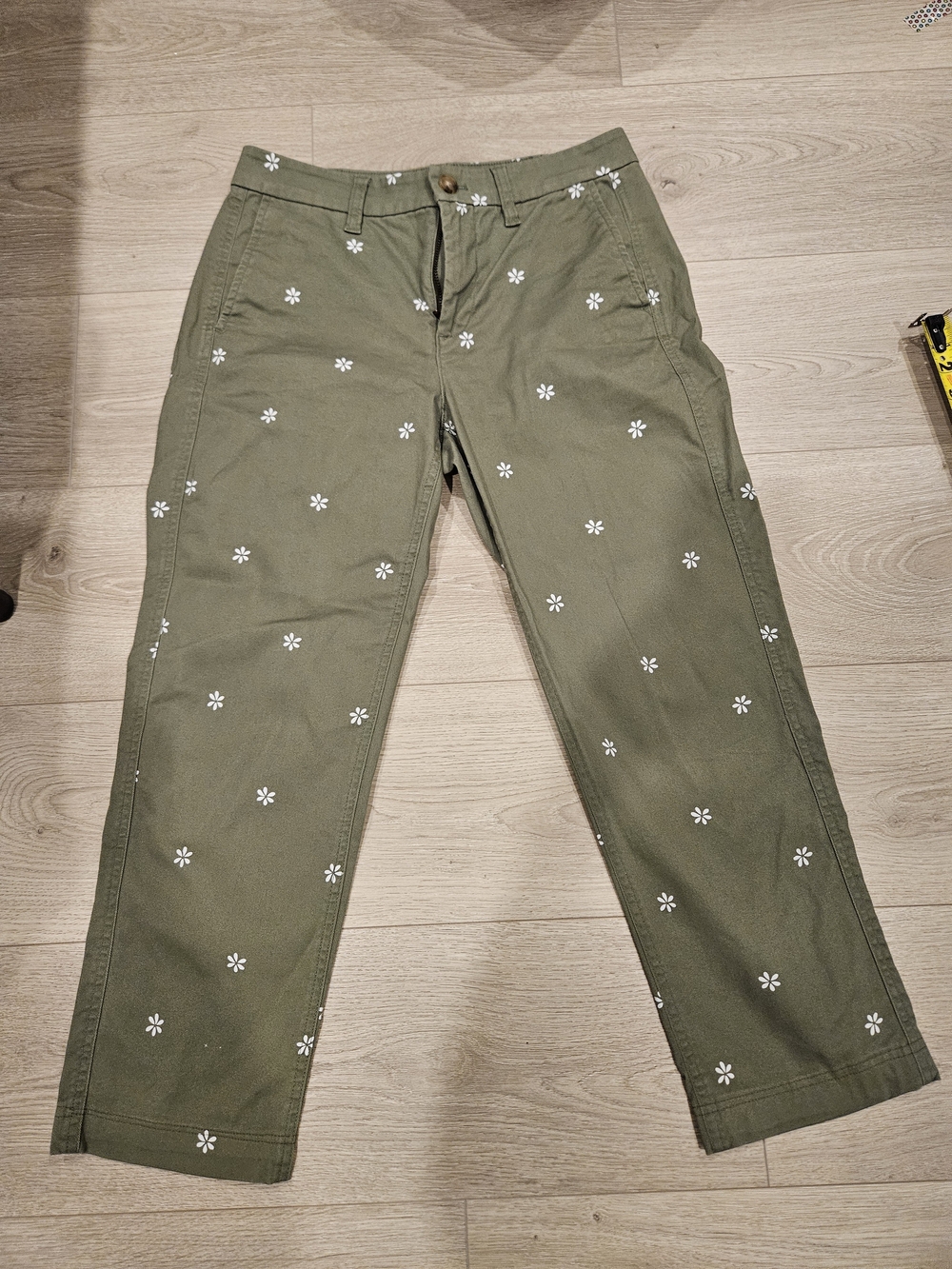 J. Crew Olive Green Chino Pants with White Daisy Print Size 2 Petite Inseam